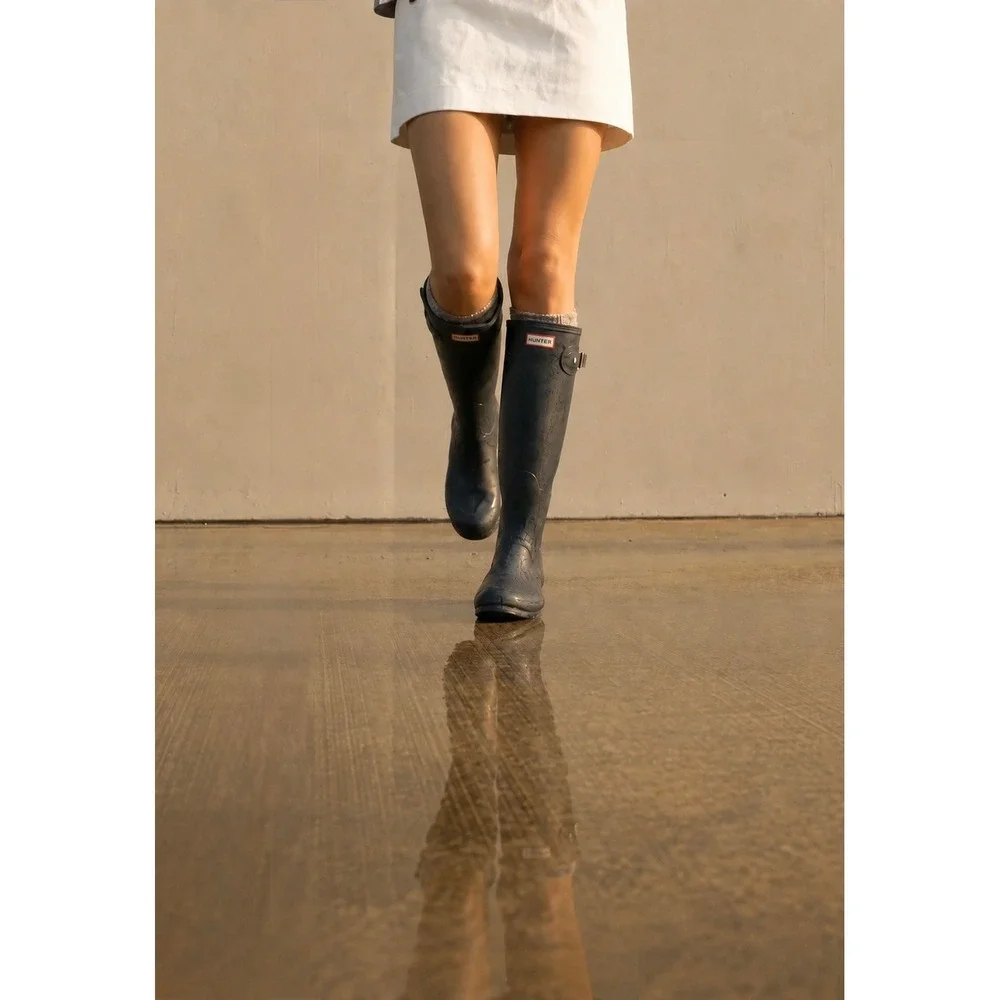 Hunter Original Tall Matte Black Waterproof Womens 7 Buckle Rubber Rain Boots